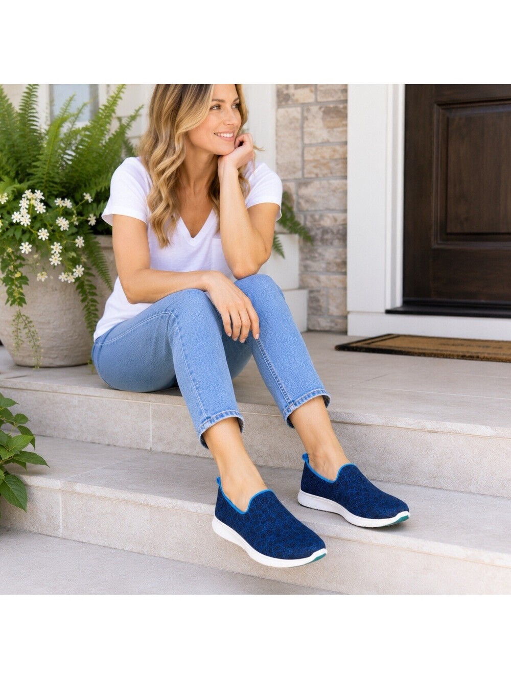 Vionic Hydra Orthotic Slip On Walking Shoes Women's 8 Navy Knit Comfort Sneakers